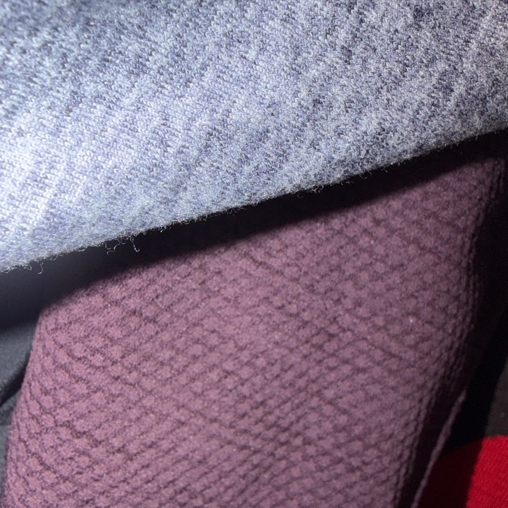 Women's  Sleeveless Twist Top - Picture 9 of 11
